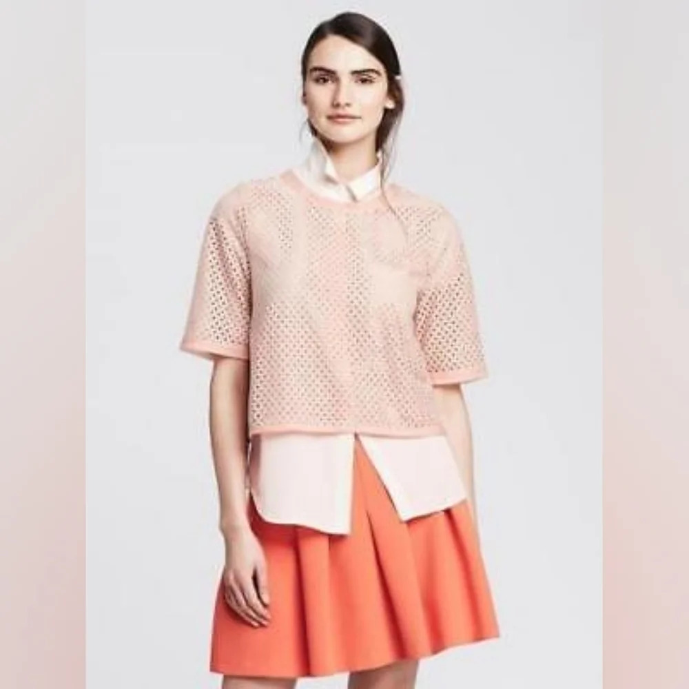 Banana  Republic Embroidered Eyelet Pink Top T Shirt Woman's Small Barbie